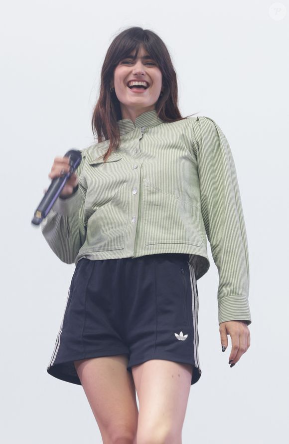 Marguerite  lors du concert à l'occasion de l'opération "vacances de OUF, journée des oubliés des vacances" pour les 80 ans du Secours Populaire au Champ-de-Mars à Paris le 20 août 2025.

© Coadic Guirec / Bestimage