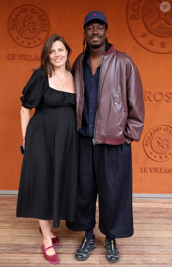 Mory Sacko et sa compagne Emilie Rouquette au village lors des Internationaux de France de Tennis de Roland Garros le 3 juin 2026

Jacovides / Moreau / Bestimage