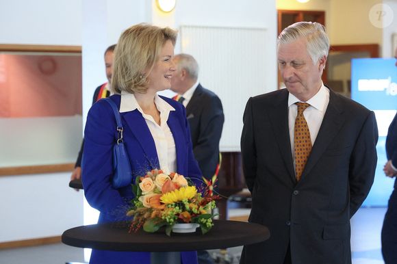 Le jeune homme fait la fierté de ses parents, la reine Mathilde et le roi Philippe.

La Reine Mathilde de Belgique et le Roi Philippe - Filip de Belgique arrivent en visite royale à la Belgischer Rundfunk (Société belge de radiodiffusion - BRF) à Eupen à l'occasion de son 80e anniversaire, le mardi 30 septembre 2025.  Photo par ABACAPRESS.COM