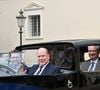 Grand amateur de voitures, le prince Albert de Monaco a eu l'honneur de monter à bord d'une Bugatti Royale pour saluer la foule lors de l'évènement.

Le prince Albert II de Monaco sur la place du palais devant une Bugatti de 100 ans de la collection Schlumpf Mulhouse - 15ème Grand Prix historique de Monaco.

© Bruno Bebert / Bestimage