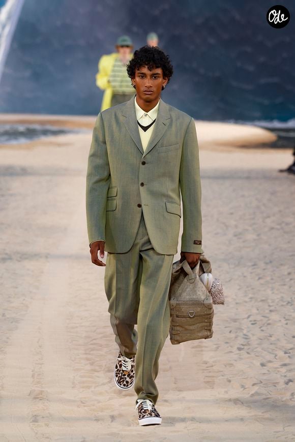 Défilé de mode Louis Vuitton Prêt à Porter Collection Homme Printemps/Été 2027 lors de la Fashion Week de Paris, à la Cité Internationale Universitaire de Paris, France, le 23 juin 2026. © Bestimage