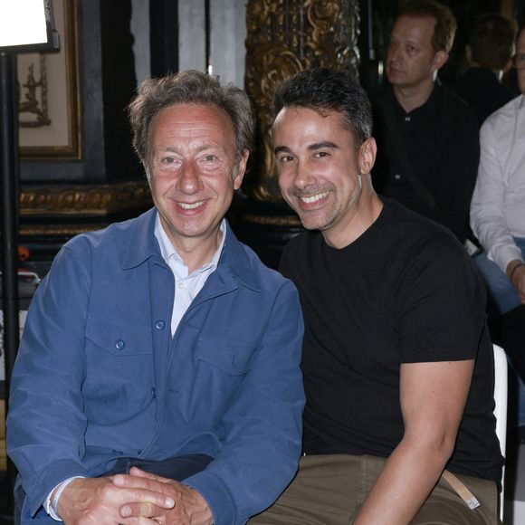 Stéphane Bern et son compagnon Yori Bailleres - Célébrités au défilé de mode Haute-Couture automne-hiver 2024/2025 “Julien Fournié” lors de la Fashion Week au musée Grévin à Paris le 25 juin 2024. @Christophe Aubert via Bestimage