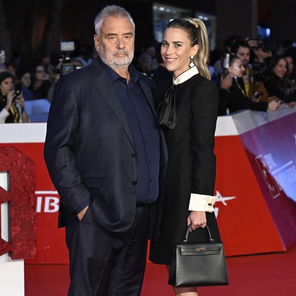 Luc Besson, Sarah Saldmann à la première du film "Dracula" de L.Besson lors de la 20ème édition du festival du film de Rome le 24 octobre 2025. © Backgrid UK/ Bestimage