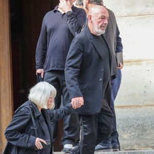 'amitié des deux hommes existe depuis longtemps. C'est en 1996 qu'ils se rencontrent. L'homme en noir propose à Philippe Corti de participer à son émission Bains de minuit. 

Philippe Corti, Marie-France Brière - Sorties des obsèques de Thierry Ardisson en l’église Saint-Roch de Paris, France, le 17 juillet 2025. © Clovis-Jacovides/Bestimage