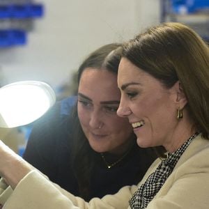 La princesse de Galles lors d'une visite à Corgi, un fabricant de textiles à Ammanford, dans le sud du Pays de Galles, spécialisé dans la production de chaussettes et de tricots. Ammanford, Royaume-Uni, le 30 janvier 2025. Photo par Rebecca Naden/PA Wire/ABACAPRESS.COM
