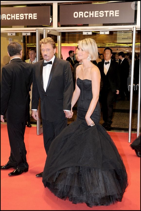 Johnny et Laeticia Hallyday - Montée des marches du film "Vengeance" lors du 62e Festival de Cannes. © DANIEL ANGELI / BESTIMAGE