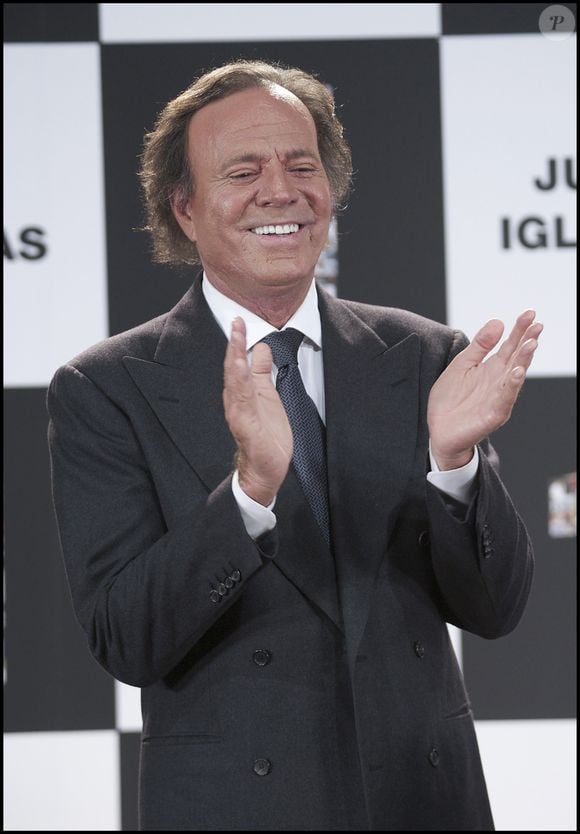 Julio Iglesias reconnu par la justice "père biologique" d'un Espagnol de 43 ans. © AGENCE / BESTIMAGE