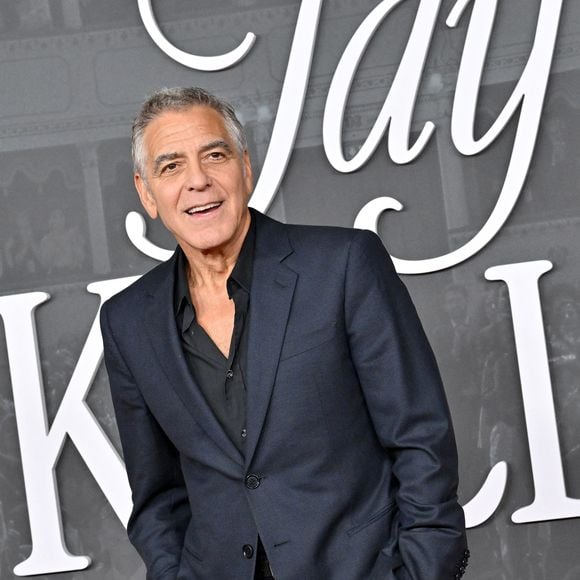 George Clooney lors de la première à Los Angeles du film "Jay Kelly" de Netflix.
au Egyptian Theatre, Hollywood, Californie, le 11 novembre 2025.

© GOFF  / BESTIMAGE