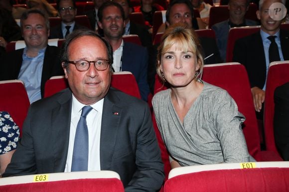 François Hollande et sa compagne Julie Gayet lors de la 12ème édition du festival du Film Francophone d'Angoulême, France. © Coadic Guirec/Bestimage