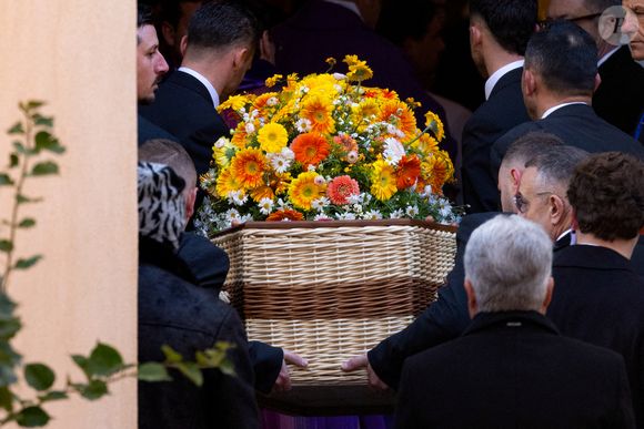 Arrivée du cercueil - Arrivées aux obsèques de Brigitte Bardot en l'église Paroissiale Notre-Dame-de-l'Assomption de Saint-Tropez, France, le 7 janvier 2026.

© Jacovides-Moreau/Bestimage