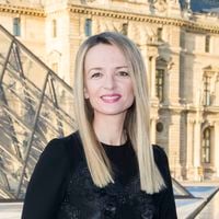"Elle est si disciplinée qu'elle..." : Ce rendez-vous que Delphine Arnault ne manque jamais, peu importe l'heure à laquelle elle s'est couchée la veille