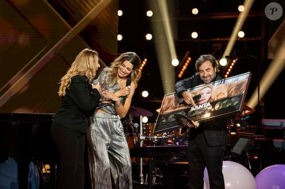 Exclusif - Santa, Laury Thilleman, André Manoukian - Enregistrement de l'émission "La fête de la chanson française" à Paris, présentée par L.Thilleman et A.Manoukian, et diffusée le 20 décembre sur France 3
© Pierre Perusseau / Bestimage