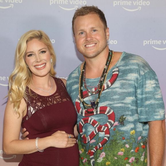 Heidi Montag, enceinte, et son mari Spencer Pratt, au photocall "Prime Video and Freevee's Summer Solstice Event" à Los Angeles, le 21 juin 2022.