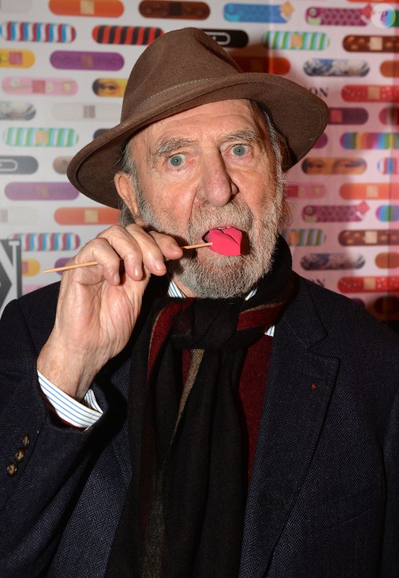 En 2003, l’Académie lui a remis un César d’honneur, saluant sa carrière exceptionnelle malgré l’absence de César traditionnel.

Jean-Pierre Marielle - Fauchon célèbre ses 130 ans, place de la Madeleine à Paris, France, le 24 novembre 2016. © Veeren/Bestimage