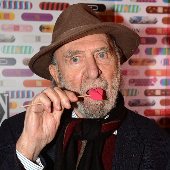 En 2003, l’Académie lui a remis un César d’honneur, saluant sa carrière exceptionnelle malgré l’absence de César traditionnel.

Jean-Pierre Marielle - Fauchon célèbre ses 130 ans, place de la Madeleine à Paris, France, le 24 novembre 2016. © Veeren/Bestimage