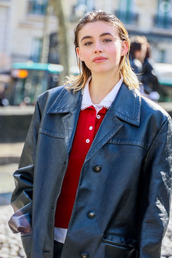 Elle y tient le rôle principal d’une jeune femme qui rêve de devenir réalisatrice.

Vittoria de Savoie aux arrivées au défilé Miu Miu Collection Femme Prêt-à-Porter Automne/Hiver 2026-2027 lors de la Fashion Week de Paris (PFW) au palais d'lena conseil Economique, social et environnemental, à Paris, France, le 10 mars 2026. © Denis Guignebourg/Bestimage