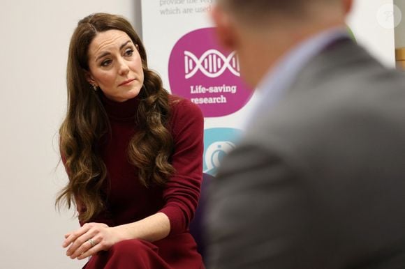 Un détail intrigant... Pourquoi Kate Middleton n'a pas perdu ses cheveux pendant le traitement ? - Purepeople