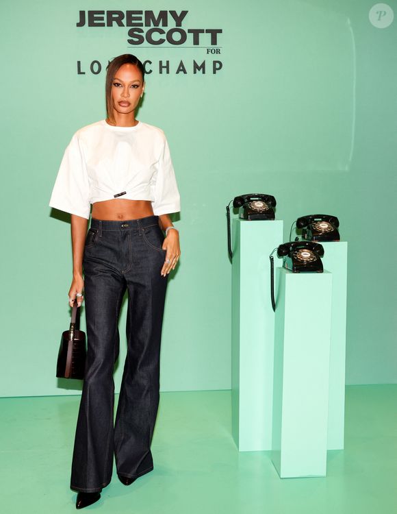 Longchamp célèbre une nouvelle édition limitée et 20 ans de collaboration avec le créateur Jeremy Scott au magasin phare de SoHo.

©Bestimage