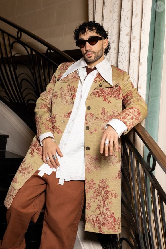 Malgré son succès, il affirme être resté fidèle à lui-même.

Sofiane Pamart au défilé Drôle de Monsieur Collection Prêt-à-Porter Mode Masculine Automne / Hiver 2026-2027 lors de la Fashion Week de Paris (PFW), le 22 janvier 2026. Photo par Jeremy Melloul/Bestimage
