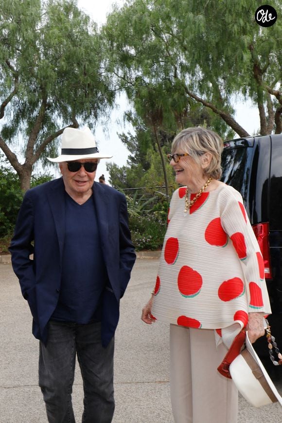 Marié à Anne-Marie Périer depuis 1999, Michel Sardou profite aujourd'hui de sa retraite dans le Var, où il partage le quotidien des habitants en toute discrétion. 

Photo : Franz Chavaroche / Bestimage