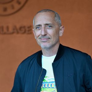 Gad Elmaleh pose au Village pendant les Internationaux de France à Roland Garros le 08 juin 2025 à Paris, France. Photo by Franck Castel/ABACAPRESS.COM
