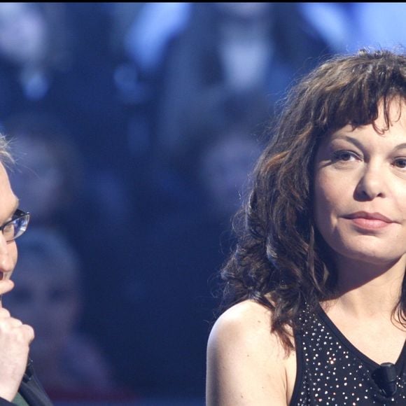 Le journaliste s'était en effet rendu au chevet d'Isabelle Mergault, le samedi avant son décès, comme il l'a expliqué à Paris Match...

Isabelle Mergault et Laurent Ruquier lors de l'émission spéciale people "Qui veut gagner des millions ?", le 5 mai 2008. Crédit Daniel Angeli / Bestimage