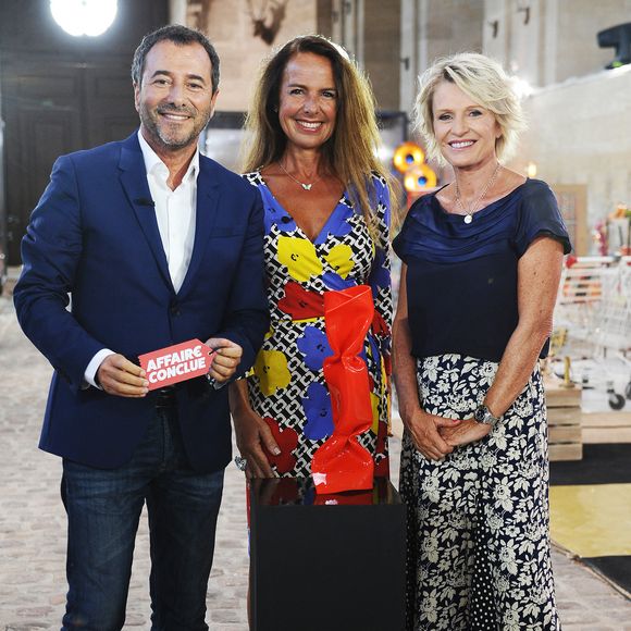 Exclusif - Bernard Montiel, Laurence Jenkell et Sophie Davant - Backstage de l'enregistrement de l'émission prime "Affaire conclue" dans les écuries du château de Chantilly, présentée par S.Davant et qui sera diffusée sur France 2 le 15 septembre 2020. Le 9 juillet 2020
© Guillaume Gaffiot / Bestimage
