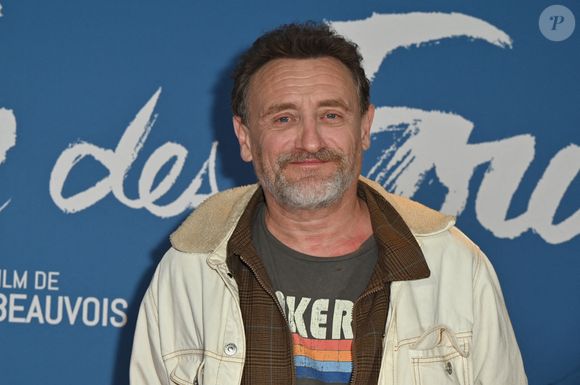 avant de poursuivre sur l’une des raisons de son attachement à Montmartre : "Comme en province, on se balade et dix fois par jour, on salue quelqu'un. C'est très rare à Paris !".

L'acteur Jean-Paul Rouve assiste à la première de 'La vallée des fous' au cinéma Pathe Wepler à Paris, France, le 12 novembre 2024. Photo par Mireille Ampilhac/ABACAPRESS.COM