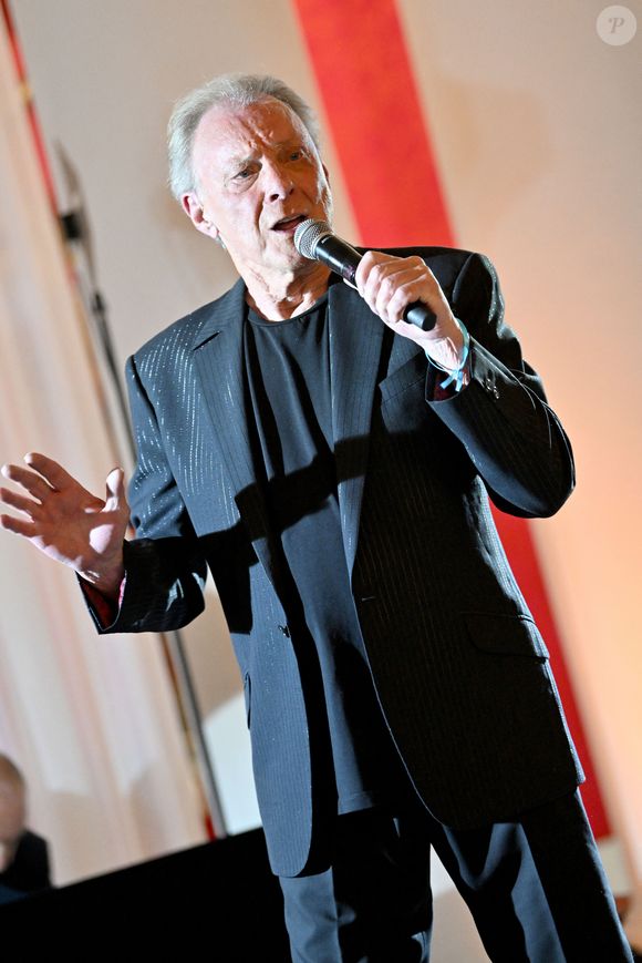 Herbert Léonard durant le dîner de Gala caritatif de l'association Enfant Star et Match à l'hôtel Negresco à Nice, le 8 juin 2024. 

Photo : Bruno Bebert / Bestimage
