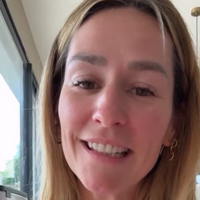 Après sa séparation avec Matthieu, Laure (Mariés au premier regard) retrouve le sourire et annonce entamer une nouvelle aventure