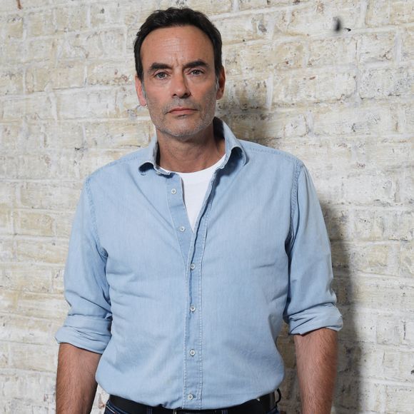 Exclusif - Anthony Delon en marge du tournage du clip "Je garde le sourire !" de l'association Laurette Fugain dans les Studios de l'Usine à Paris, France, le 19 septembre 2024. © Christophe Clovis/Bestimage