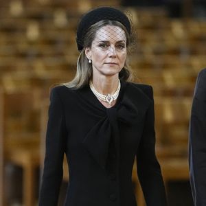 Les membres de la famille royale arrivent aux funérailles de Katharine, duchesse de Kent, qui ont eu lieu à la cathédrale de Westminster le 16 septembre 2025. © PA Photo/ Bestimage
