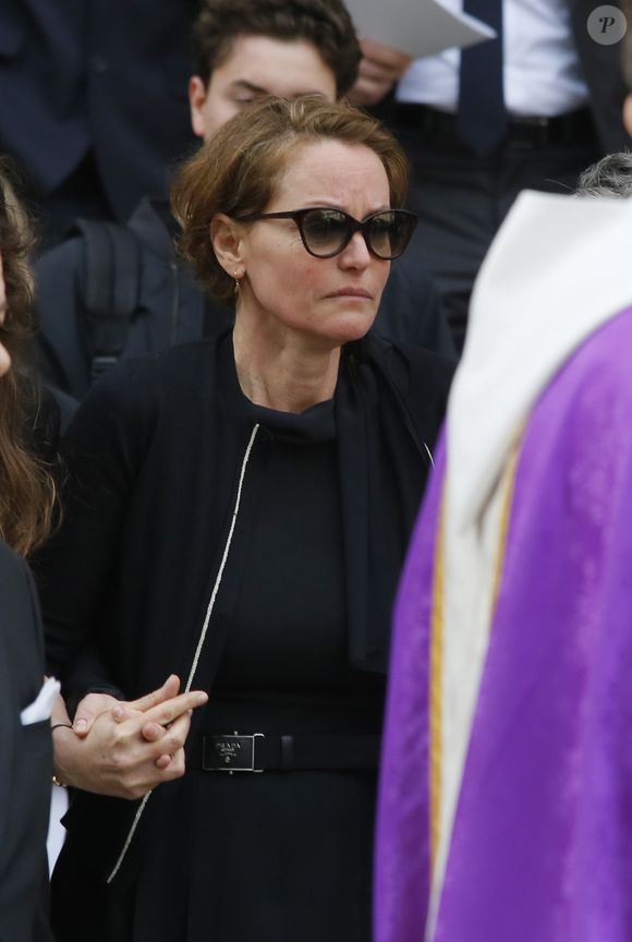 Cendrine Dominguez à la sortie des obsèques de Patrice Dominguez en la basilique Sainte Clotilde à Paris. Le 16 avril 2015