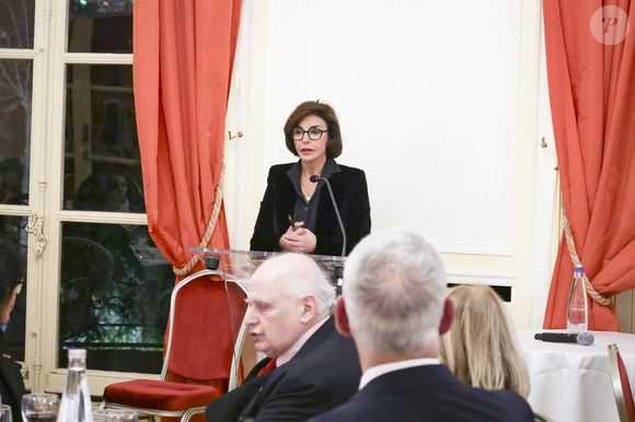 Rachida Dati, ministre de la Culture, avait fait le déplacement pour l’occasion.

Rachida Dati au dernier dîner du Cercle de la Revue des Deux Mondes de l'année, ce lundi15 décembre 2025

© Jack Tribeca / Bestimage