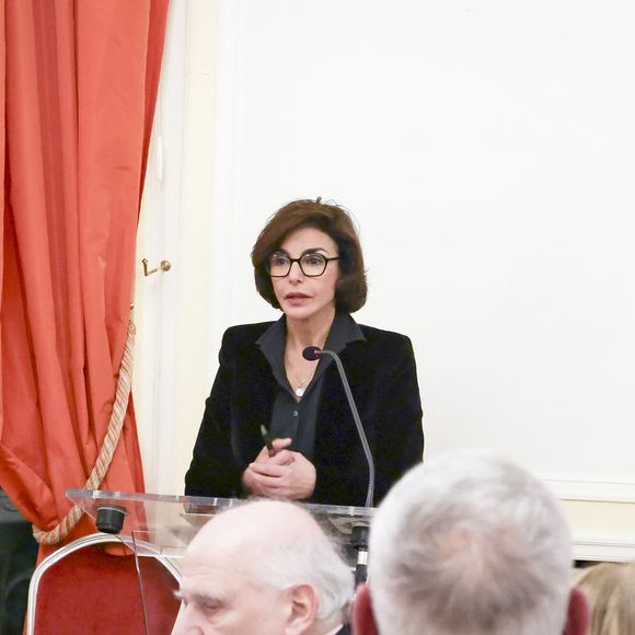 Rachida Dati, ministre de la Culture, avait fait le déplacement pour l’occasion.

Rachida Dati au dernier dîner du Cercle de la Revue des Deux Mondes de l'année, ce lundi15 décembre 2025

© Jack Tribeca / Bestimage