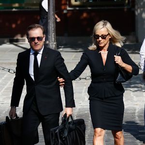 Laurence Ferrari et son mari Renaud Capuçon - Arrivées aux obsèques de Philippe Labro en l'église de Saint-Germain-des-Prés à Paris le 13 juin 2025. © Dominique Jacovides - Christophe Clovis / Bestimage
