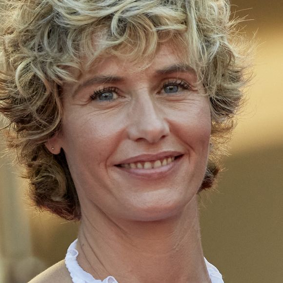 "Oui, j'ai deux enfants, dont j'aimerais que vous ne citiez pas les prénoms si c'est possible", a-t-elle ainsi indiqué 

Cécile de France - Montée des marches du film "De son vivant" lors du 74e Festival de Cannes. Le 10 juillet 2021. © Borde-Jacovides-Moreau / Bestimage