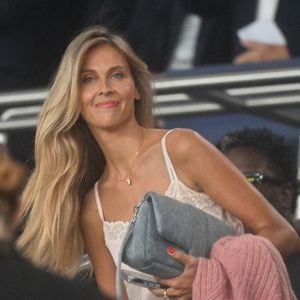 Très discrète sur sa vie privée, l'animatrice a pourtant évoqué une particularité importante dans sa manière de vivre ses relations amoureuses comme amicales.

Ophélie Meunier en tribunes lors du match de championnat de Ligue 1 McDonald's opposant le Paris Saint-Germain (PSG) à AS Monaco (ASM) (1-2) au Parc des Princes à Paris, France, le 5 septembre 2026. © Christian Liewig/Bestimage
