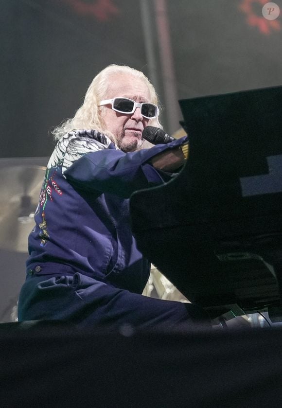 “...je ne veux plus d’animaux”, ajoute Michel Polnareff

Michel Polnareff en concert lors du festival du Printemps de Pérouge au Château de Saint-Exupéry à Saint-Maurice de Rémens. Le 28 juin 2023
© Sandrine Thesillat / Panoramic / Bestimage