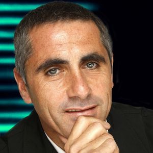 Laurent Jalabert pose lors d'une séance photo à Paris, France, en juin 2009. Photo par Vim/ABACAPRESS.COM