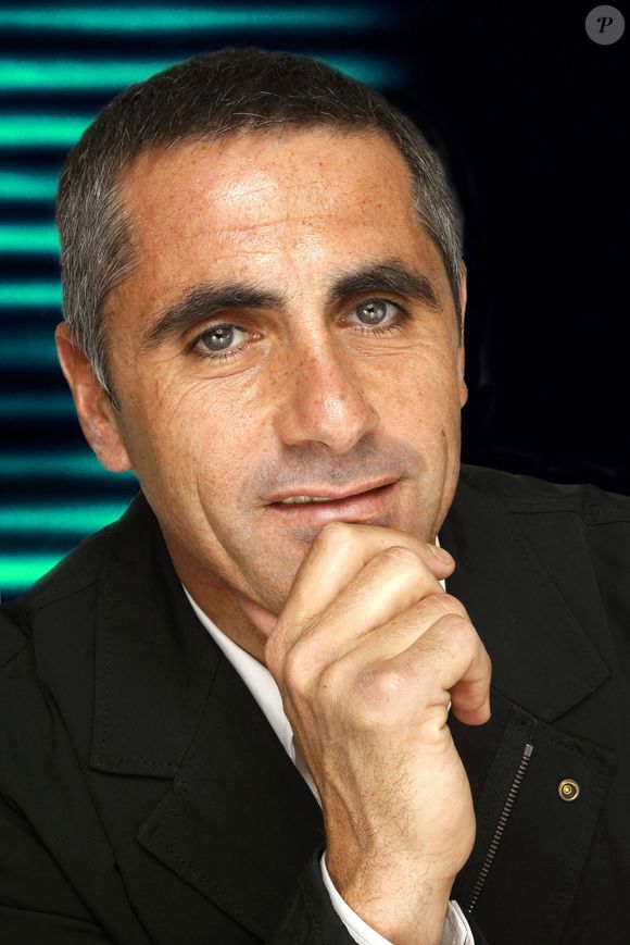 Laurent Jalabert pose lors d'une séance photo à Paris, France, en juin 2009. Photo par Vim/ABACAPRESS.COM