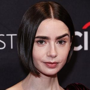 Lily Collins au théâtre Dolby le 10 avril 2026. 
Backgrid USA / Bestimage