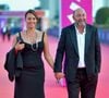 Très discret sur sa vie privée, le couple (ndlr : ils forment une famille recomposée puisqu'elle est maman de Luigi, fruit de ses amours avec un ancien compagnon Julien, tandis que lui est papa de Kalil né de sa relation avec Emmanuelle Cosso) a même caché son mariage pendant un moment.

Julia Vignali et Kad Merad à Nouvelle Vague au 51ème Festival du Film Américain de Deauville le 12 septembre 2025 à Deauville, France @Franck Castel/Abaca