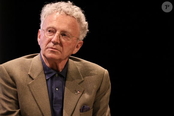 Nelson Monfort lors des 29ème Journées Nationales du Livre et du Vin à Saumur (Maine et Loire) le 5 avril 2025. © Laetitia Notorianni/Bestimage