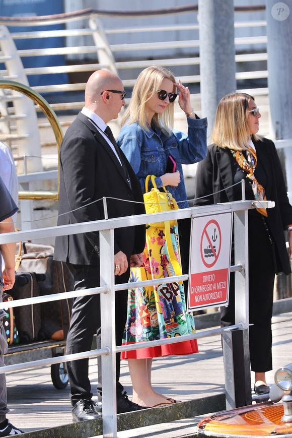 Delphine Arnault arrive à Venise pour le mariage de Jeff Bezos et Lauren Sanchez le 27 juin 2025. Backgrid USA / Bestimage