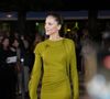 Face à la caméra de "Vogue", l'ex-top model a détaillé ses petites habitudes matinales.

Noémie Lenoir aux arrivées du défilé Victoria Beckham Collection Femme Prêt-à-Porter Automne/Hiver 2026-2027 lors de la Fashion Week de Paris (PFW) à la cité Universitaire Internationale, à Paris, France, le 6 mars 2026. © Anne-Sophie Guebey/Bestimage