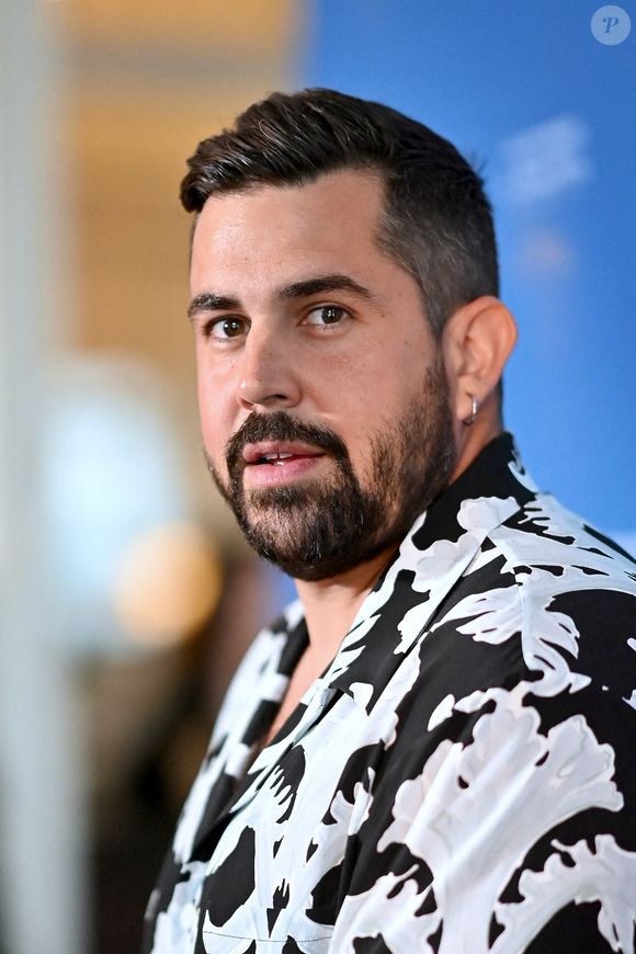 Artus au Photocall du Jury lors du 38ème Festival du Film de Cabourg le 13 juin 2024 à Cabourg, France. Photo par Franck Castel/ABACAPRESS.COM