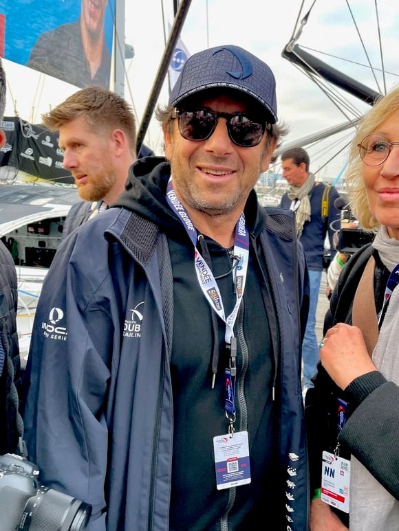 Patrick Bruel au Vendée Globe 2024 aux Sables d'Olonne le 9 novembre 2024. © Fabien Faure / Bestimage