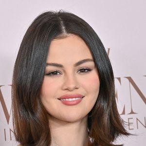 Un diaporama de clichés et de vidéos a été publié par la chanteuse sur Instagram où l'on découvre les amoureux s'embrasser et se tenir la main, le bouquet de la mariée qui était composé de muguets et bien sûr, sa sublime robe

Selena Gomez arrive au gala annuel Women in Entertainment de The Hollywood Reporter présenté par Lifetime qui se tient à l'hôtel Beverly Hills le 4 décembre 2024 à Beverly Hills, Ca.
© Lisa OConnor/AFF-USA.com