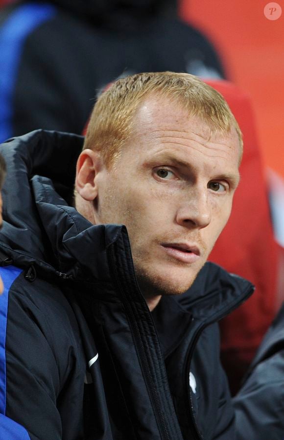 Jérémy Mathieu a commencé à travailler il y a deux semaines au Intersport situé dans la zone de Cabriès - Plan de Campagne, dans la banlieue de Marseille
Jérémy Mathieu - Match amical Pays-Bas contre la France à l'Amsterdam Arena, le 25 mars 2016. © Perusseau/Bestimage